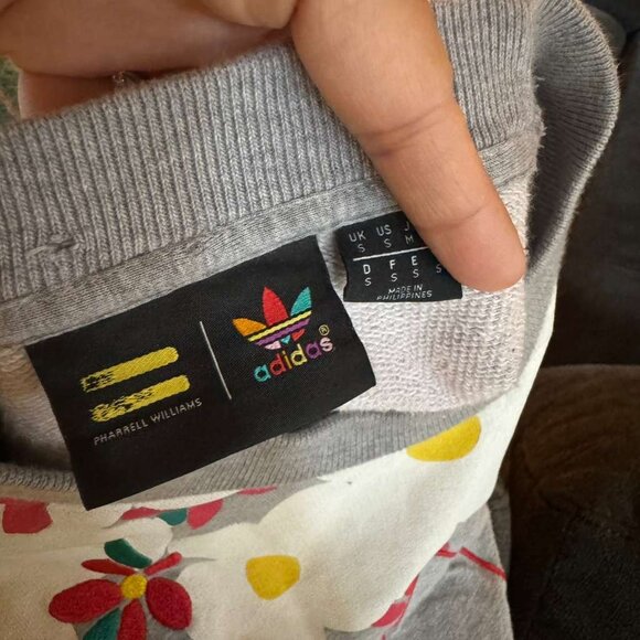 Adidas x Pharrell Williams Floral Print Crewneck Sweatshirt.  size S - Picture 9 of 10